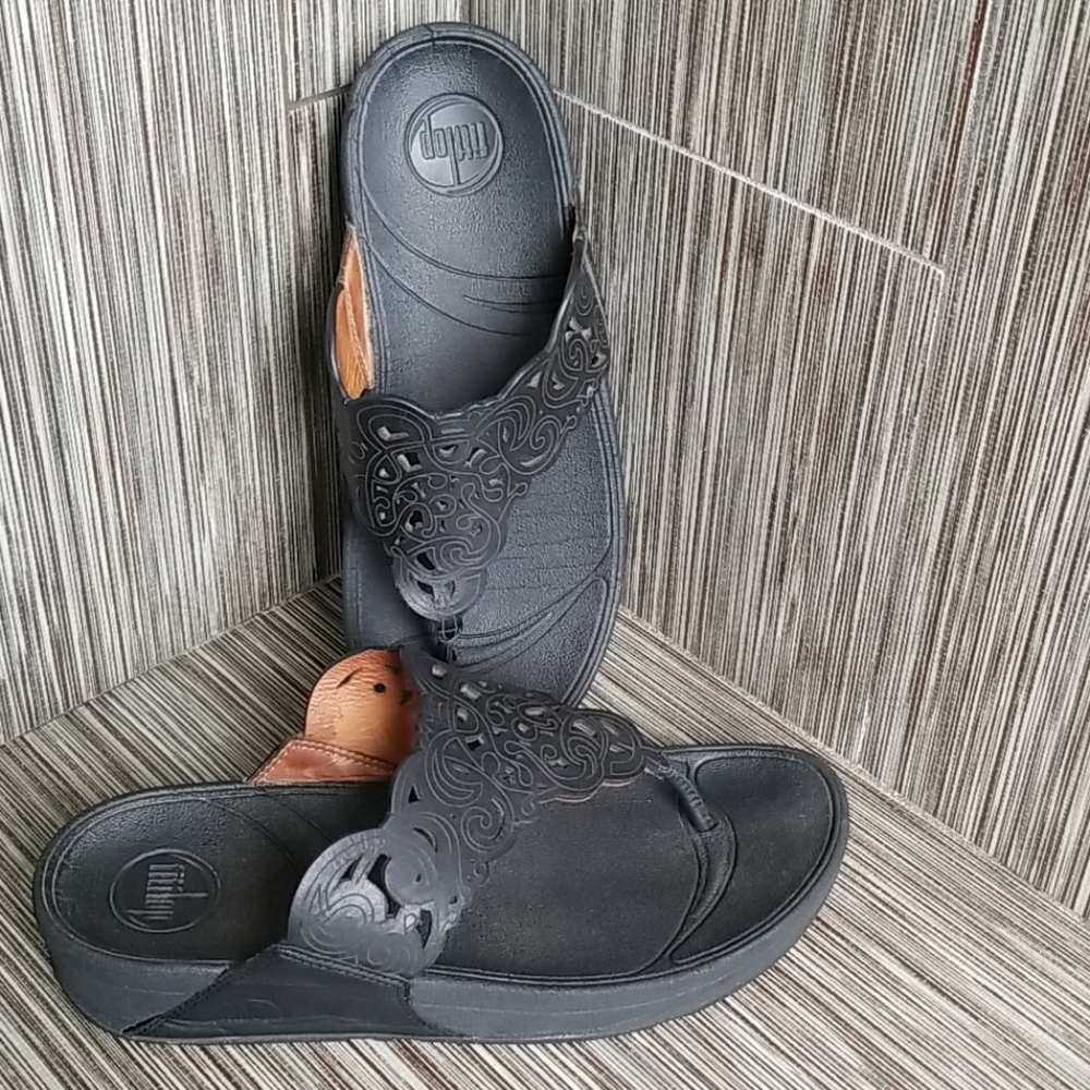 Size 8 black FITFLOP sandles with laser cut design